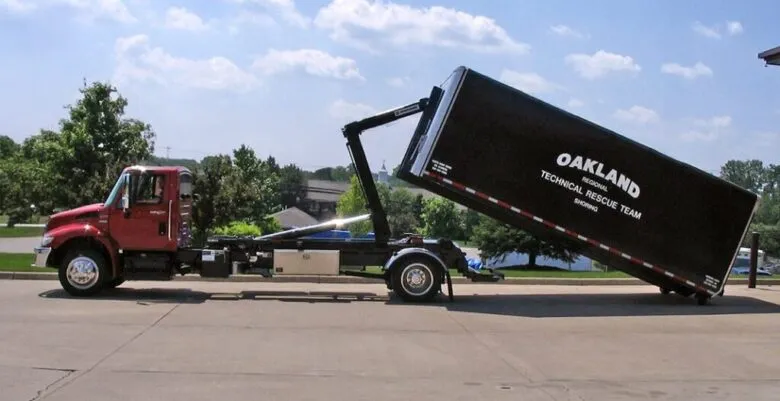 SL 220 SA SPECIAL FIRE FREIGHTLINER