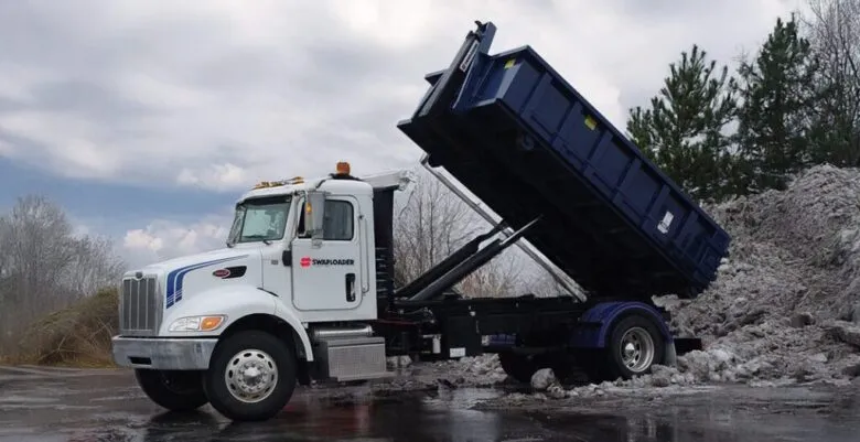 SL 240 SA OPENTOP LANDSCAPING PETERBILT