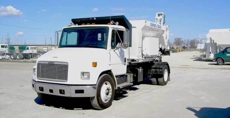 222 SA FREIGHTLINER CEMENT 1