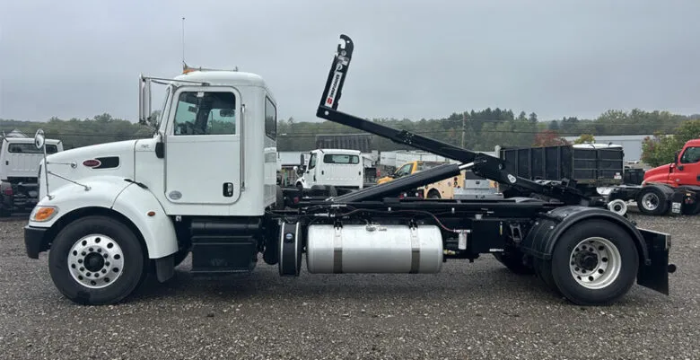 SL 214 Robertson 2018 Peterbilt 338 LS 1070x550px